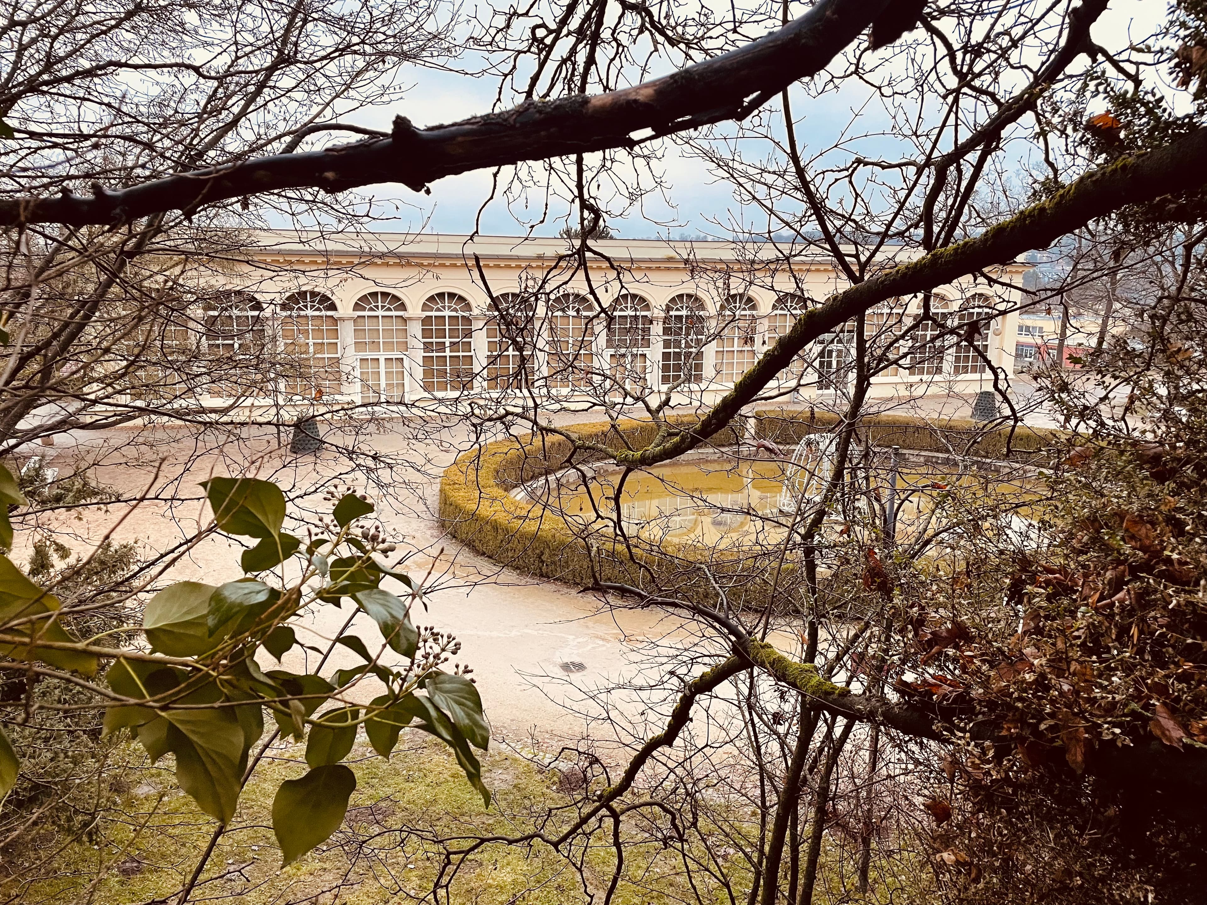 Park u zámeckého skleníku